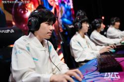足球直播在线观看免费-WBG险胜TL，Knight操刀奇招英雄翻盘淘汰赛3:0（成都）