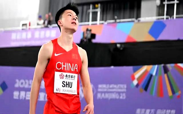 包含打破纪录！球员创造历史成就喜获佳绩的词条