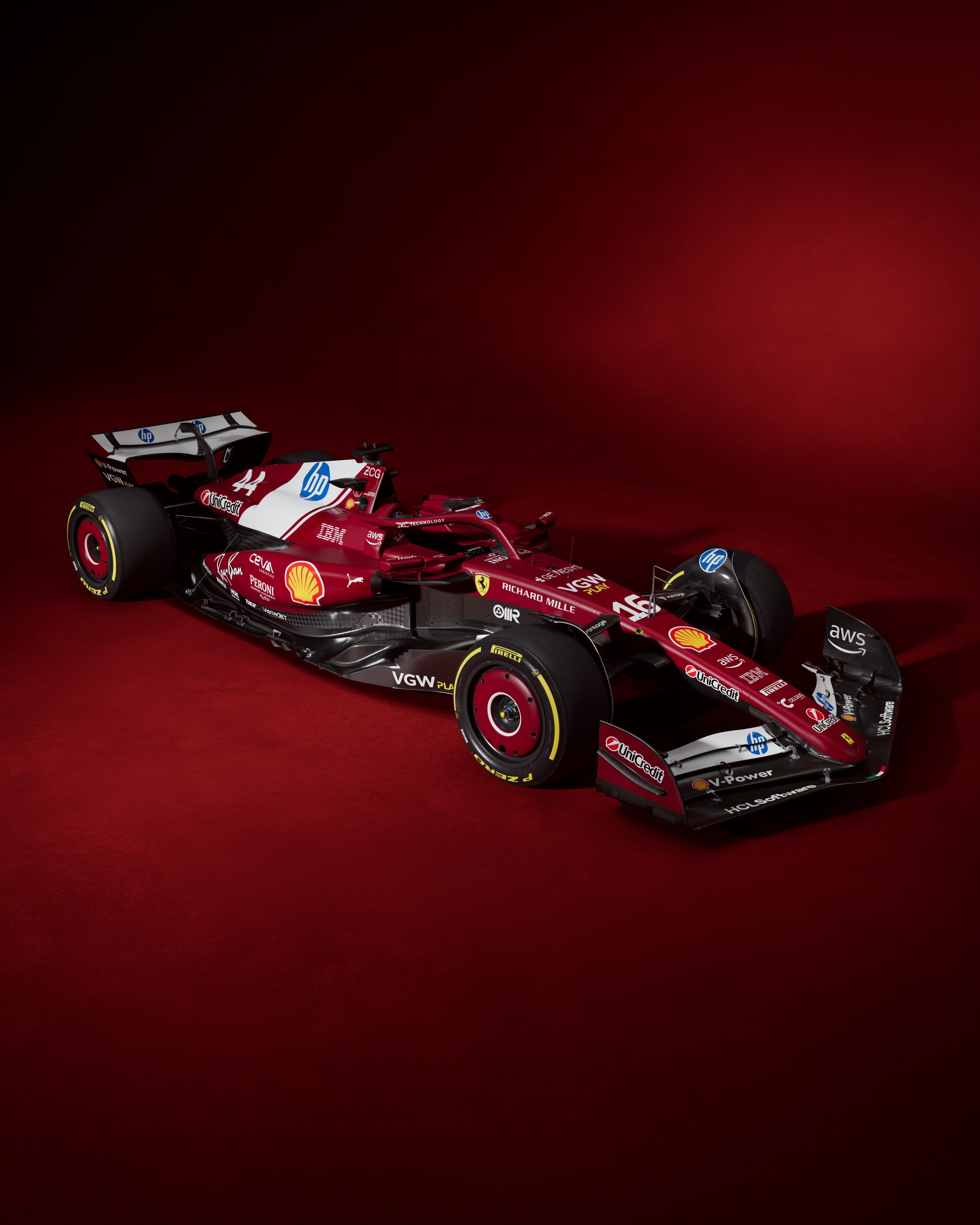F1赛车赛事中曼联战胜对手成功夺冠