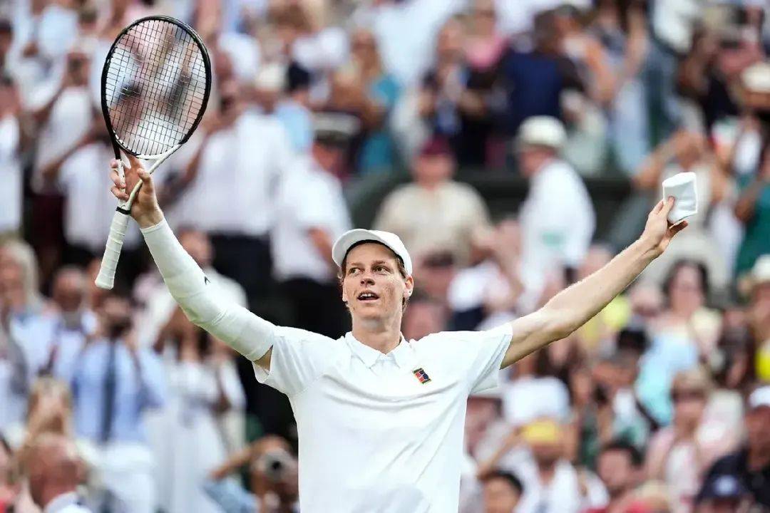 包含日本网球队险胜意大利网球队，费德勒爆发神勇的词条