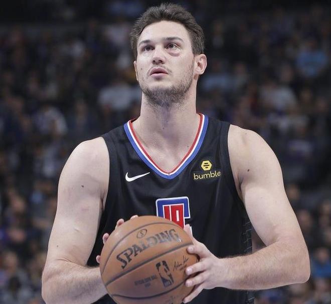 包含76人绝地反击热火，加里纳利高光表现的词条