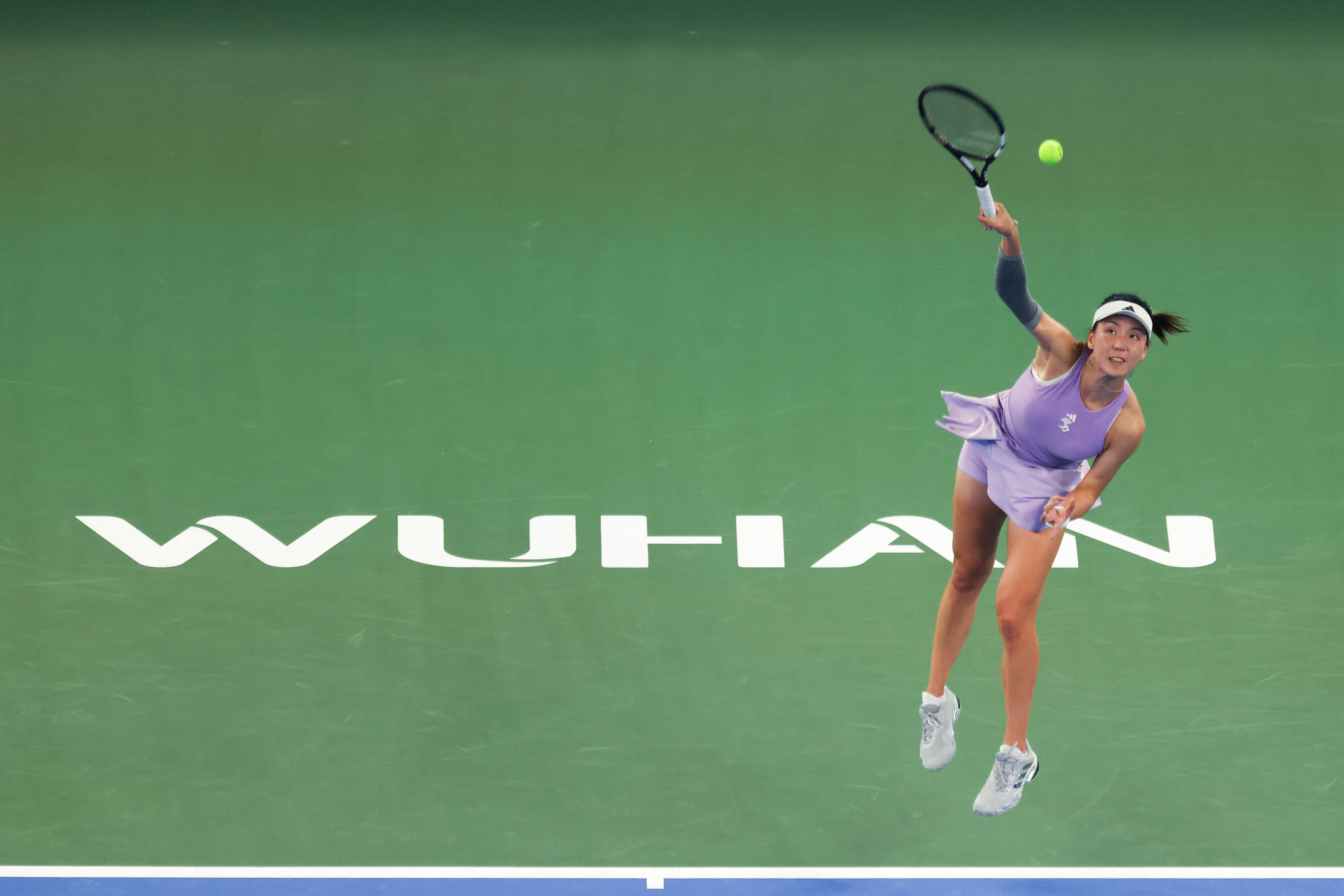 爆冷！网球强队意外出局震惊全场的简单介绍